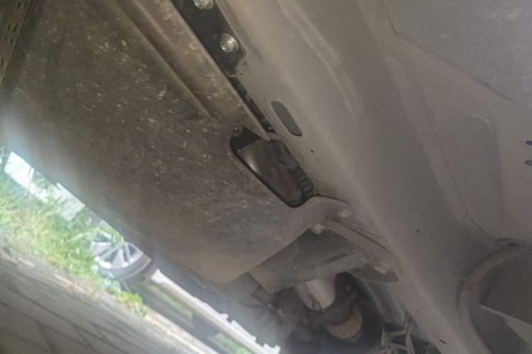 Used Wuling Rongguang 2021 1.5L Extended Basic Window-Sealed 5-Seat L3C Car Chassis Front Left