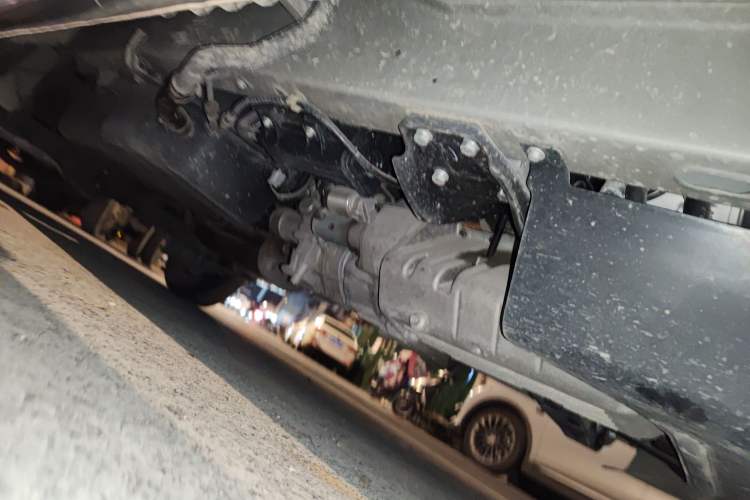 Used Wuling Rongguang 2021 1.5L Extended Standard Version with Air Conditioning – L3C Chassis Front Right