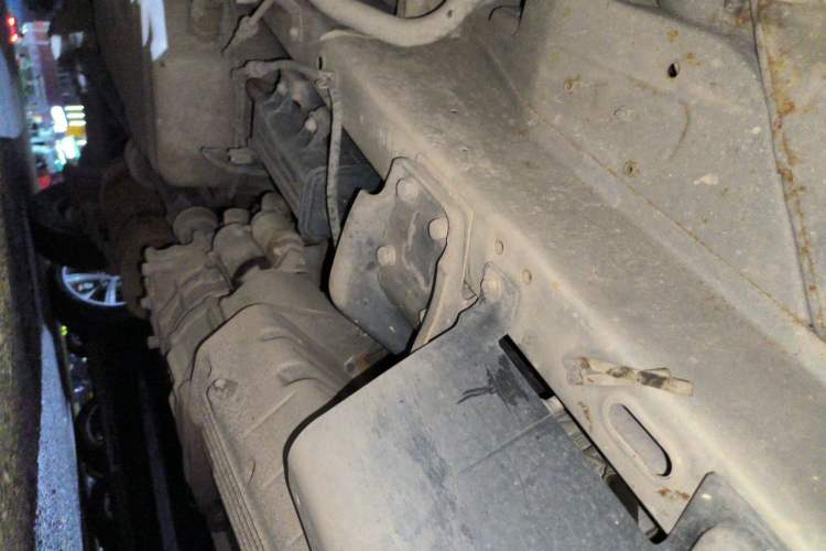 Used Wuling Rongguang 2021 1.5L Extended Basic Window-Sealed 5-Seat L3C Car Chassis Front Right