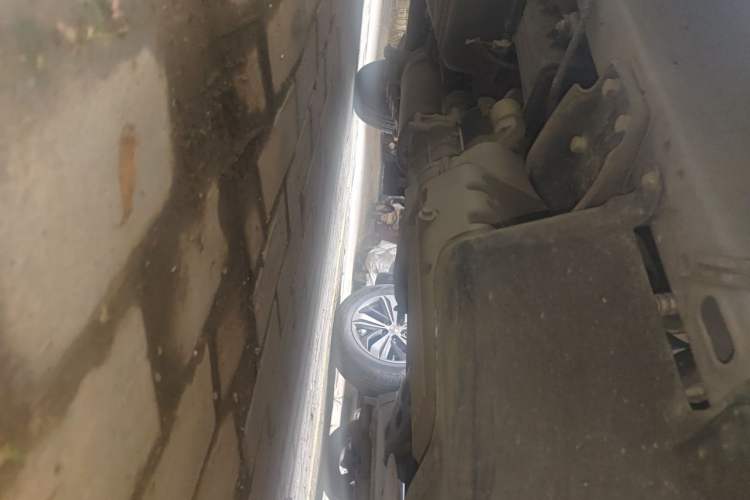 Used Wuling Rongguang 2021 1.5L Extended Basic Window-Sealed 5-Seat L3C Car Chassis Front Right