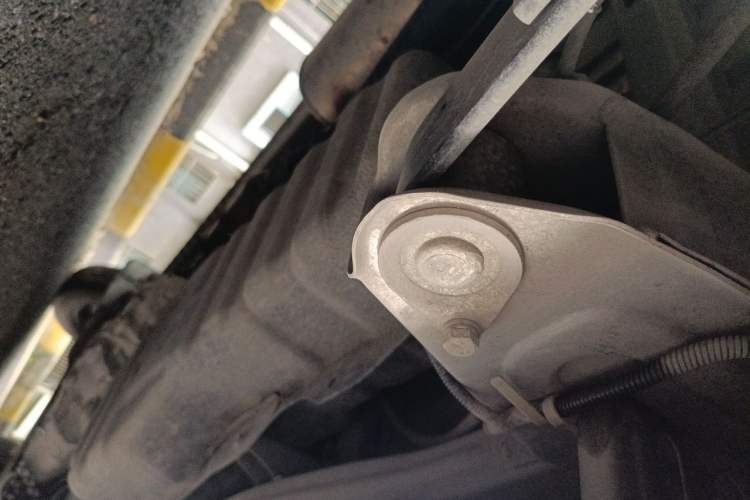 Used Wuling Rongguang 2021 1.5L Extended Standard Model Air-Conditioned Version LAR Chassis Rear Right