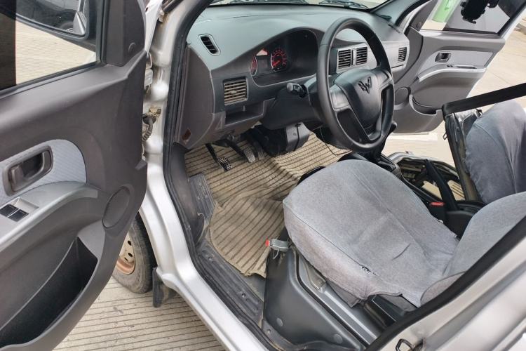 Used Wuling Rongguang 2021 1.5L Extended Standard Model Enclosed-Window Vehicle, Air-Conditioned Version, 2-seater LAR Driver Seat