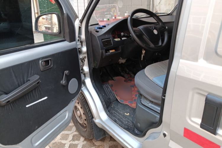 Used Wuling Rongguang 2021 1.5L Extended Basic Enclosed-Window Vehicle 2 Seats L3C Driver Seat