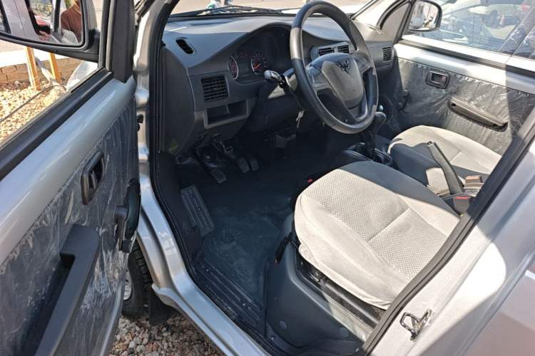 Used Wuling Rongguang 2021 1.5L Extended Basic Model LAR Driver Seat