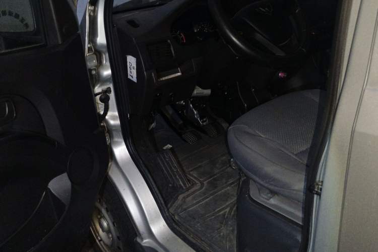 Used Wuling Rongguang 2021 1.5L Extended Standard Version with Air Conditioning – L3C Driver Seat