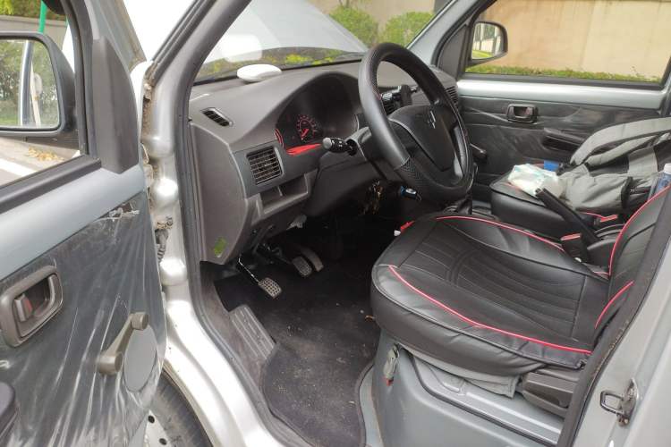 Used Wuling Rongguang 2021 1.5L Extended Basic Version L3C Driver Seat