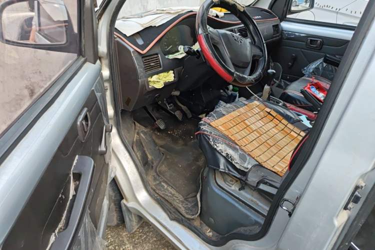 Used Wuling Rongguang 2021 1.5L Extended Standard Model Air-Conditioned Version LAR Driver Seat