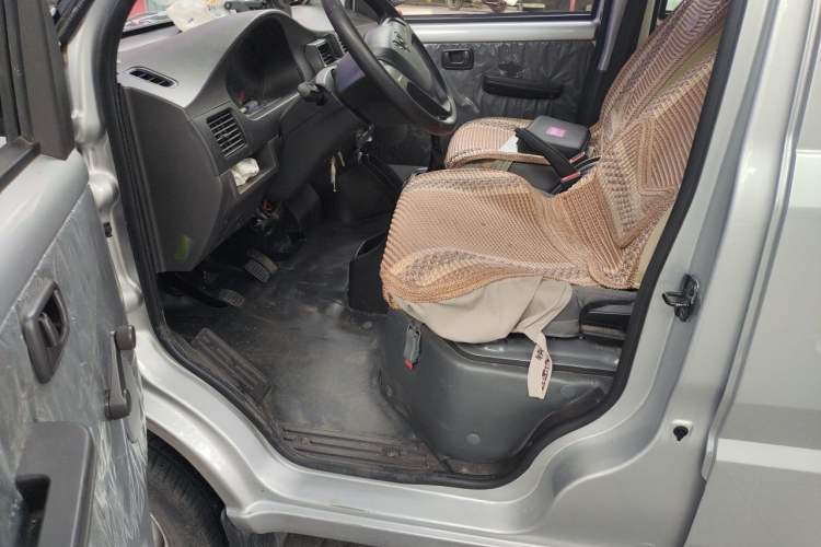 Used Wuling Rongguang 2021 1.5L Extended Basic Version L3C Driver Seat