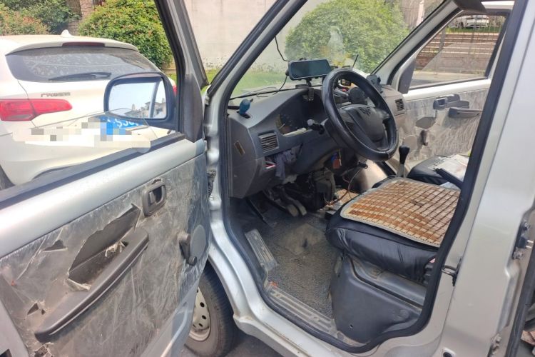 Used Wuling Rongguang 2021 1.5L Extended Basic Enclosed-Window Vehicle 2 Seats L3C Driver Seat