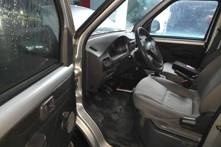 Used Wuling Rongguang 2021 1.5L Extended Basic Enclosed-Window Vehicle 2 Seats L3C Driver Seat