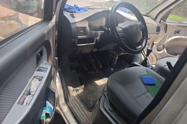 Used Wuling Rongguang 2021 1.5L Extended Standard Version with Air Conditioning – L3C Driver Seat