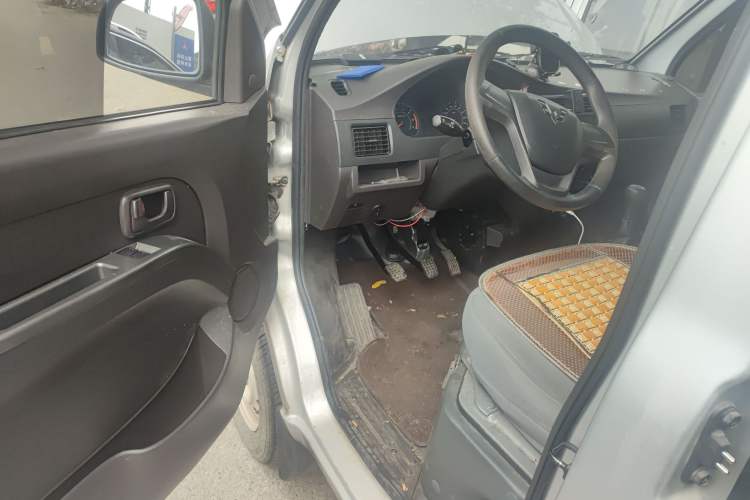 Used Wuling Rongguang 2021 1.5L Extended Basic Version L3C Driver Seat