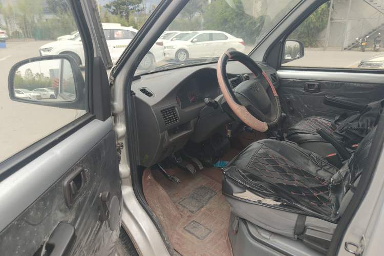 Used Wuling Rongguang 2021 1.5L Extended Basic Version L3C Driver Seat