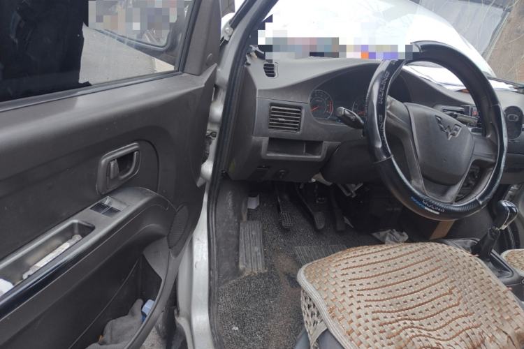 Used Wuling Rongguang 2021 1.5L Extended Standard Version with Air Conditioning – L3C Driver Seat