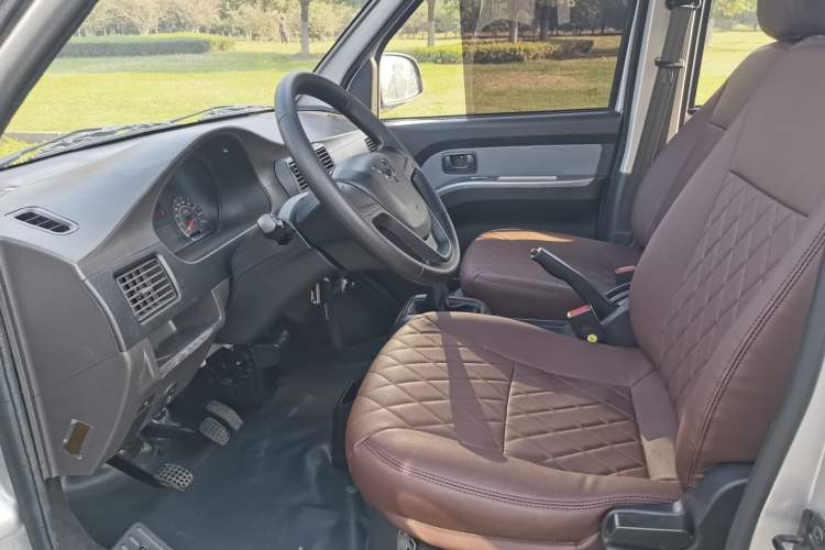 Used Wuling Rongguang 2021 1.5L Extended Standard Version with Air Conditioning – L3C Driver Seat