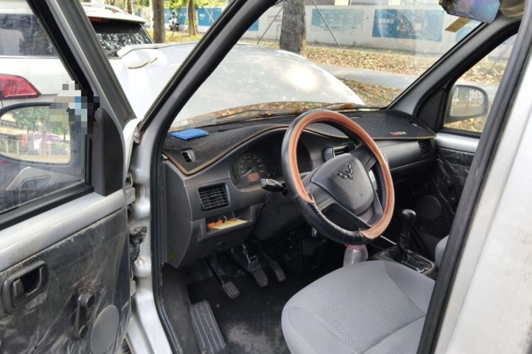 Used Wuling Rongguang 2021 1.5L Extended Standard-Size Window-Sealed Car Air-Conditioned Version 5 Seats L3C Driver Seat