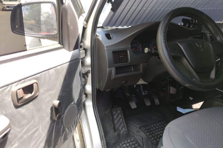 Used Wuling Rongguang 2021 1.5L Extended Standard Version with Air Conditioning – L3C Driver Seat