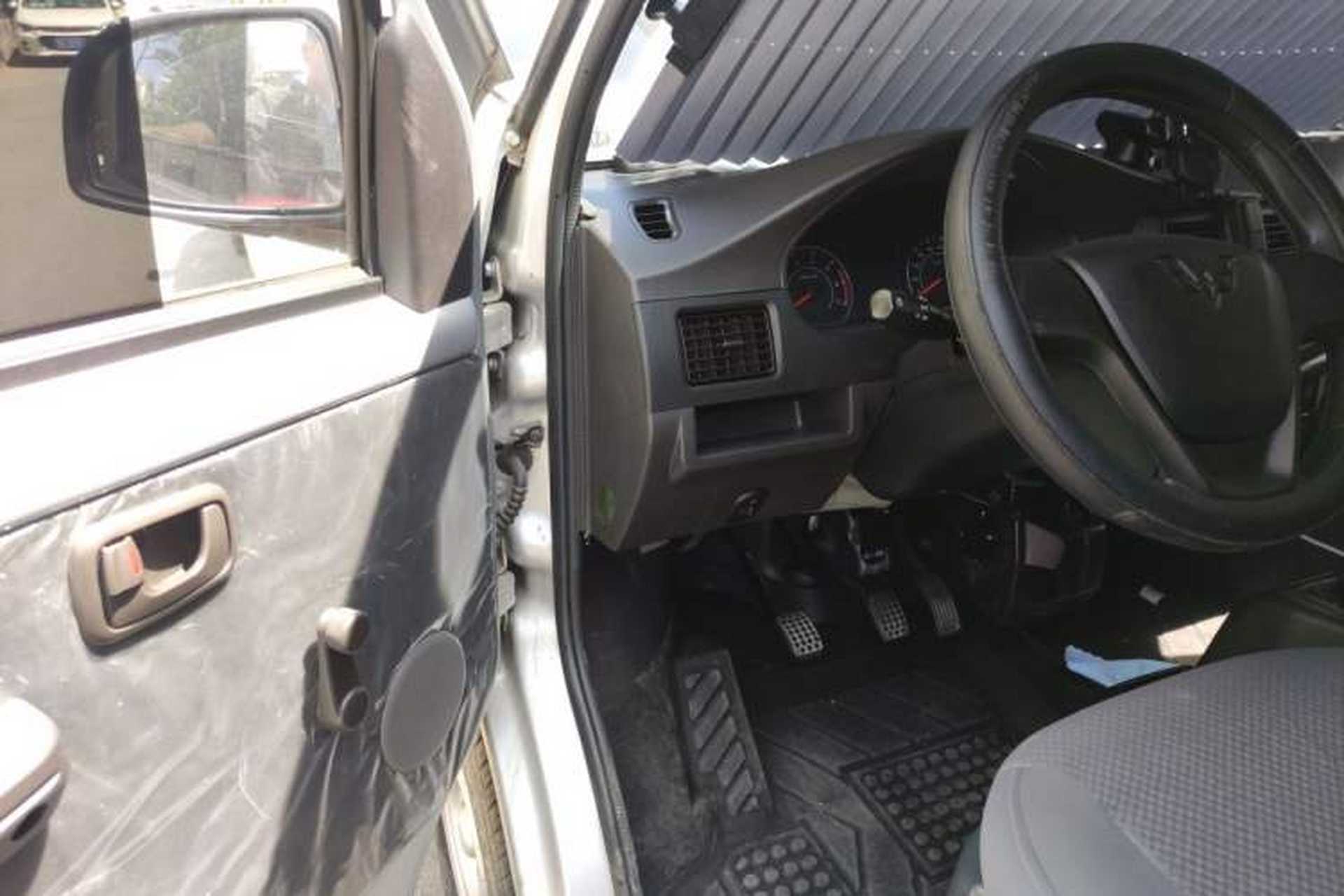 Used Wuling Rongguang 2021 1.5L Extended Standard Version with Air Conditioning – L3C Driver Seat