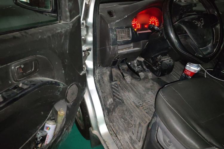 Used Wuling Rongguang 2021 1.5L Extended Standard Version with Air Conditioning – L3C Driver Seat