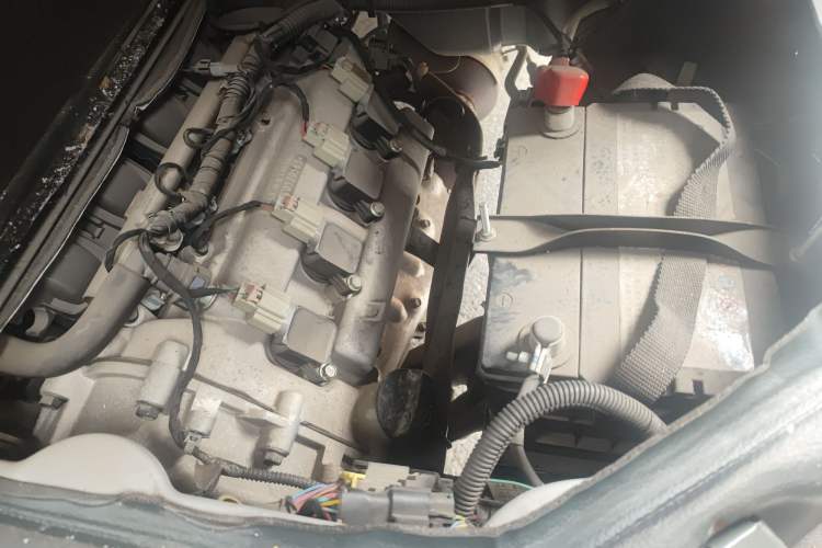 Used Wuling Rongguang 2021 1.5L Extended Basic Version L3C Engine Bay