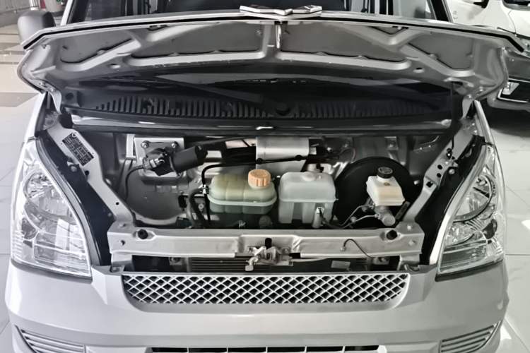 Used Wuling Rongguang 2021 1.5L Extended Basic Version L3C Engine Bay