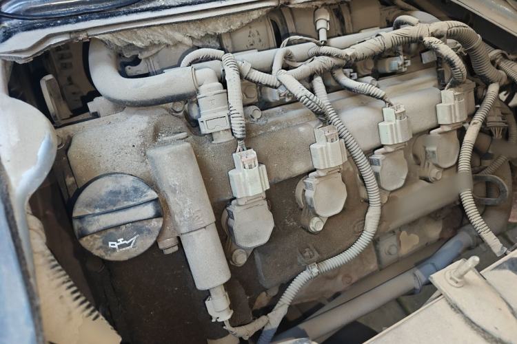 Used Wuling Rongguang 2021 1.5L Extended Standard-Size Window-Sealed Vehicle Air-Conditioned 2-Seater L3C Engine Bay