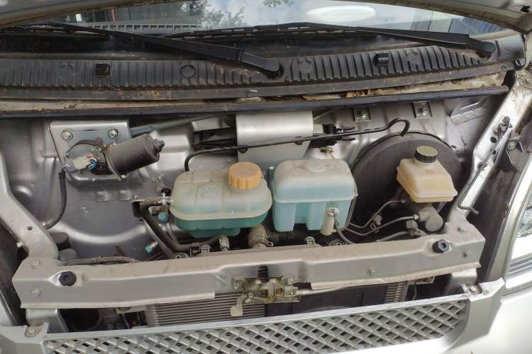 Used Wuling Rongguang 2021 1.5L Extended Basic Version L3C Engine Bay