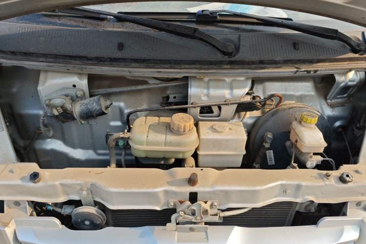 Used Wuling Rongguang 2021 1.2L S Base Model 5-Seater LSI Engine Bay