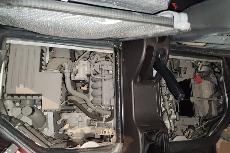 Used Wuling Rongguang 2021 1.5L Extended Standard Version with Air Conditioning – L3C Engine Bay