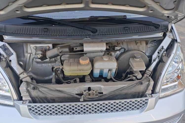 Used Wuling Rongguang 2021 1.5L Extended Basic Window-Sealed 5-Seat L3C Car Engine Bay