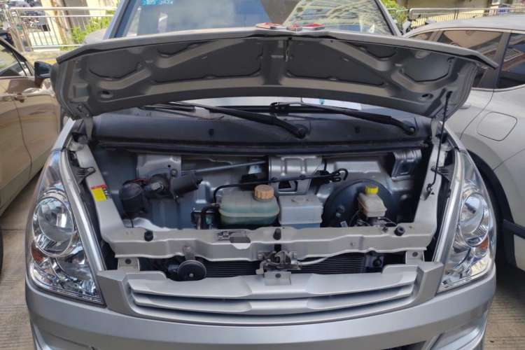 Used Wuling Rongguang 2021 1.2L S Base Model Window-Sealed Car Standard Version 5-Seater LSI Engine Bay