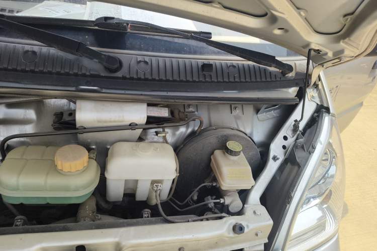 Used Wuling Rongguang 2021 1.5L Extended Standard Version with Air Conditioning – L3C Engine Bay Left
