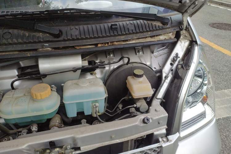 Used Wuling Rongguang 2021 1.5L Extended Basic Version L3C Engine Bay Left