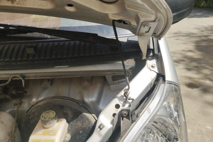 Used Wuling Rongguang 2021 1.5L Extended Standard Model Enclosed-Window Vehicle, Air-Conditioned Version, 5-seater LAR Engine Bay Left