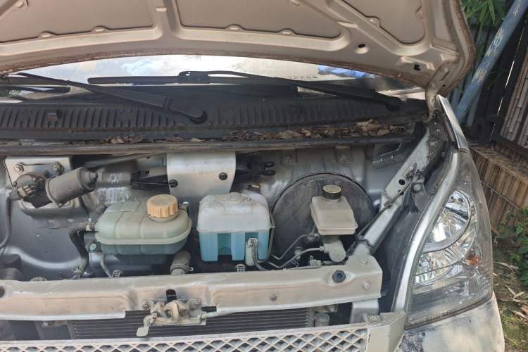 Used Wuling Rongguang 2021 1.5L Extended Standard Version with Air Conditioning – L3C Engine Bay Left