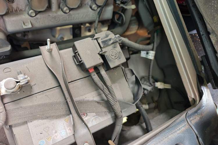 Used Wuling Rongguang 2021 1.5L Extended Standard Version with Power Steering L3C Engine Bay Left