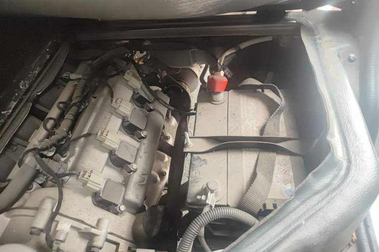 Used Wuling Rongguang 2021 1.5L Extended Basic Version L3C Engine Bay Left