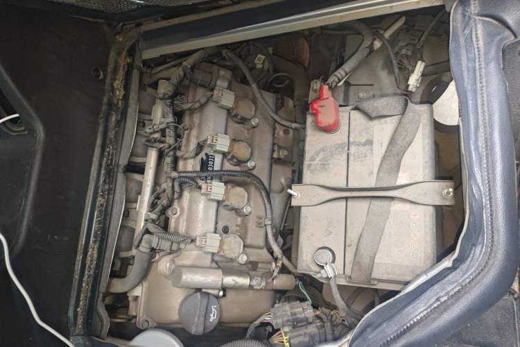 Used Wuling Rongguang 2021 1.5L Extended Basic Window-Sealed 5-Seat L3C Car Engine Bay Left