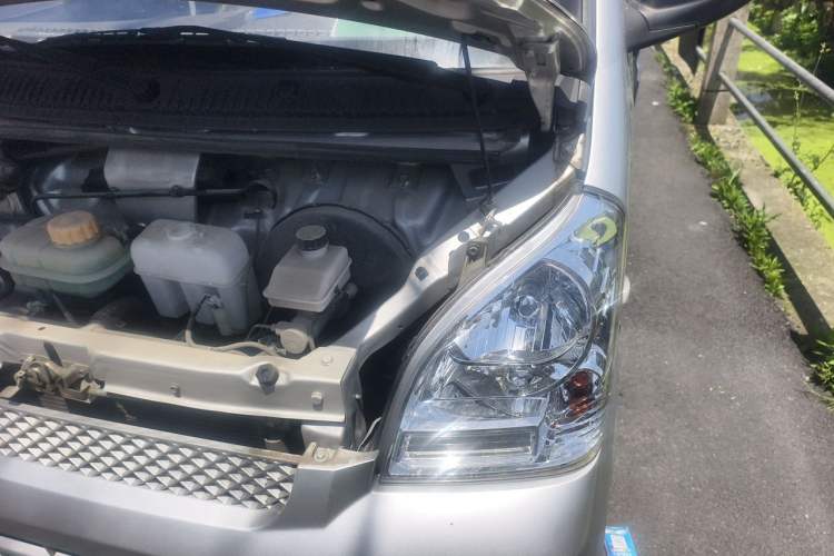 Used Wuling Rongguang 2021 1.5L Extended Standard Version with Air Conditioning – L3C Engine Bay Left