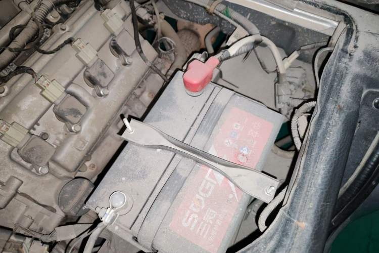 Used Wuling Rongguang 2021 1.5L Extended Standard Version with Air Conditioning – L3C Engine Bay Left