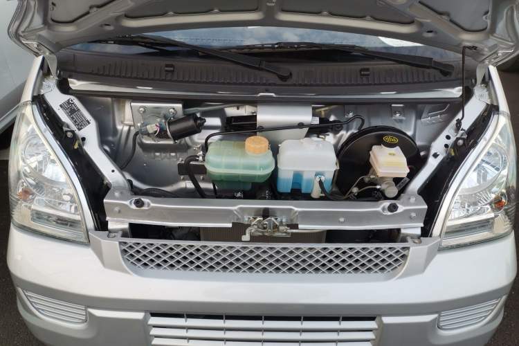 Used Wuling Rongguang 2021 1.5L Extended Basic Enclosed-Window Vehicle 2 Seats L3C Engine Bay