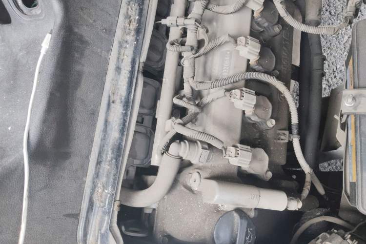 Used Wuling Rongguang 2021 1.5L Extended Standard Version with Power Steering L3C Engine Bay Right