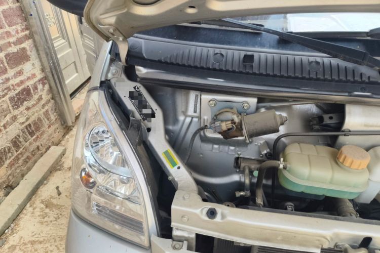 Used Wuling Rongguang 2021 1.5L Extended Standard Version with Air Conditioning – L3C Engine Bay Right