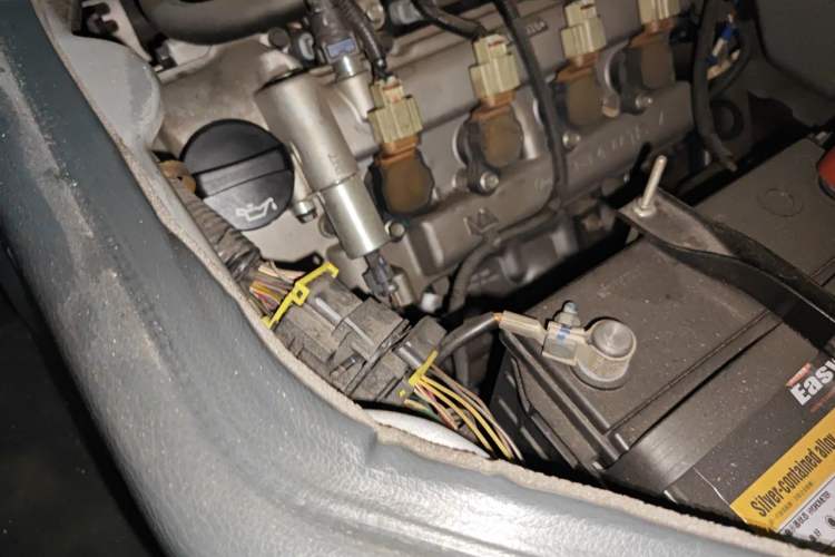 Used Wuling Rongguang 2021 1.5L Extended Basic Version L3C Engine Bay Right