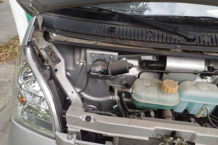 Used Wuling Rongguang 2021 1.5L Extended Basic Version L3C Engine Bay Right