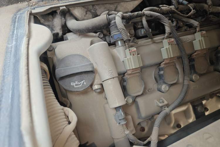 Used Wuling Rongguang 2021 1.5L Extended Basic Enclosed-Window Vehicle 2 Seats L3C Engine Bay Right