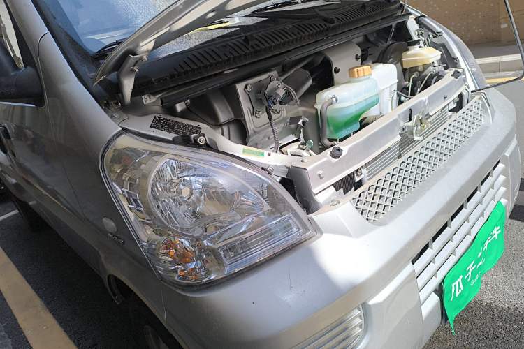 Used Wuling Rongguang 2021 1.5L Extended Standard-Size Window-Sealed Vehicle Air-Conditioned 2-Seater L3C Engine Bay Right
