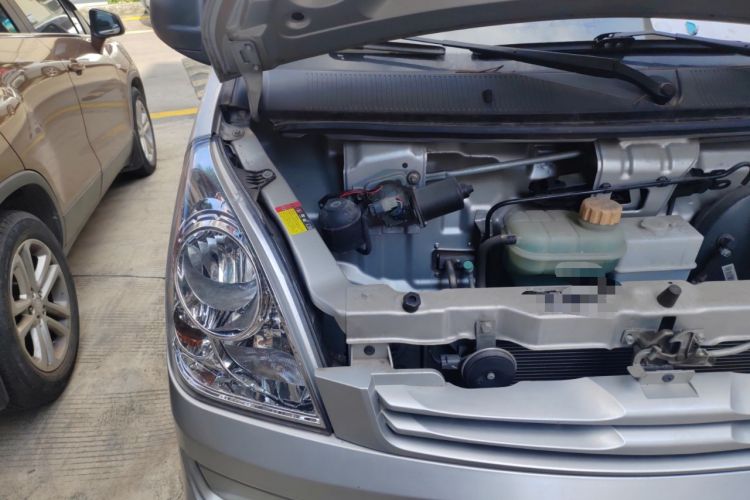 Used Wuling Rongguang 2021 1.2L S Base Model Window-Sealed Car Standard Version 5-Seater LSI Engine Bay Right