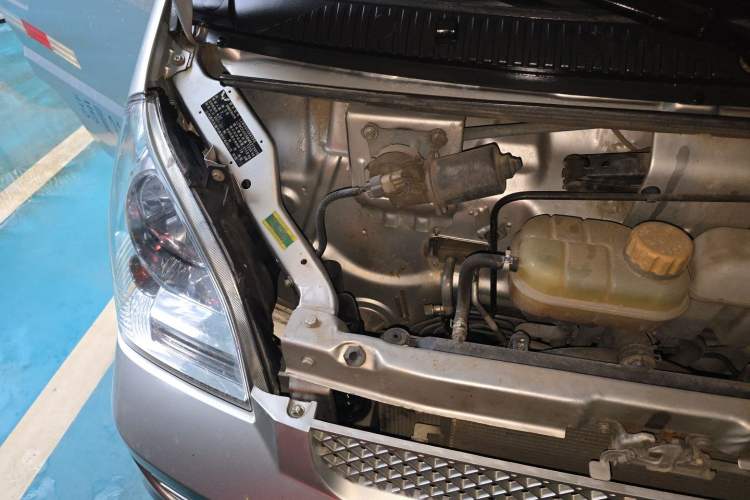 Used Wuling Rongguang 2021 1.5L Extended Basic Enclosed-Window Vehicle 2 Seats L3C Engine Bay Right