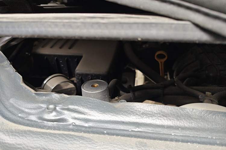 Used Wuling Rongguang 2021 1.5L Extended Basic Window-Sealed 5-Seat L3C Car Engine Bay Right